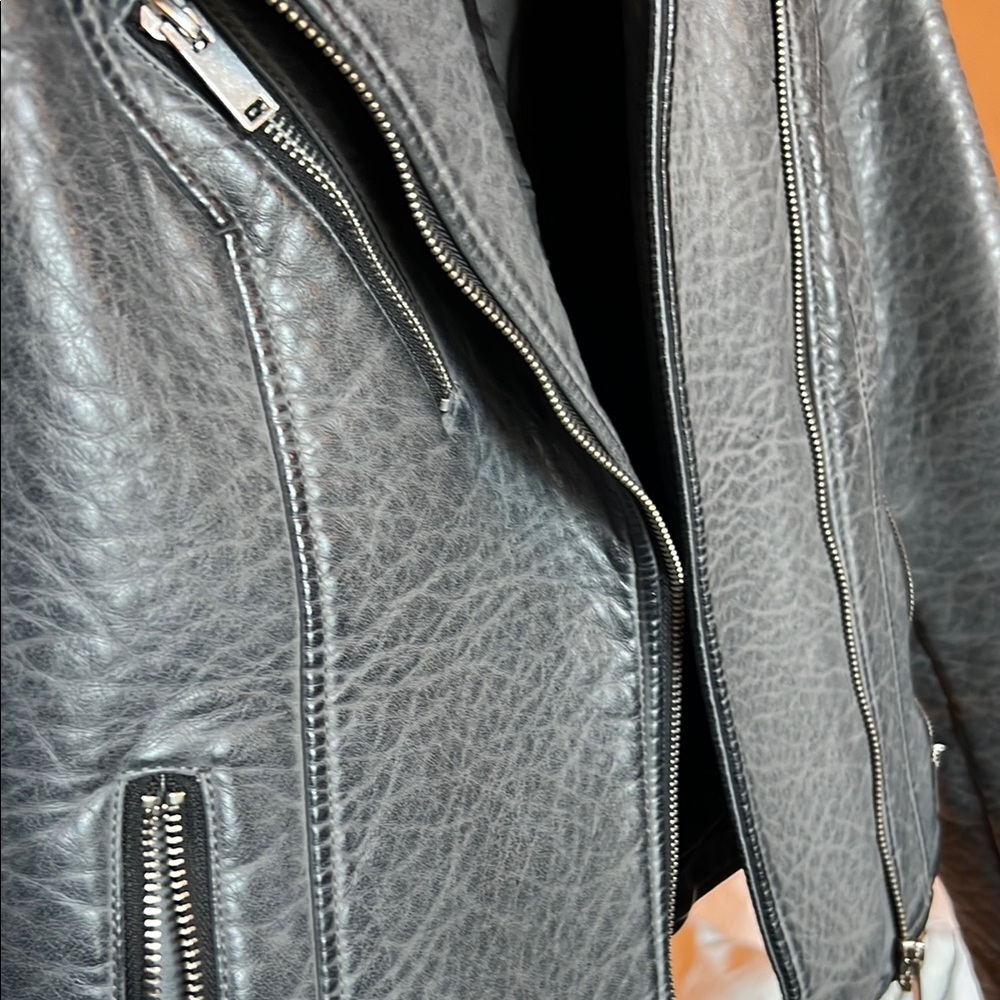 Small Grey Leather Jacket - Picture 5 of 5